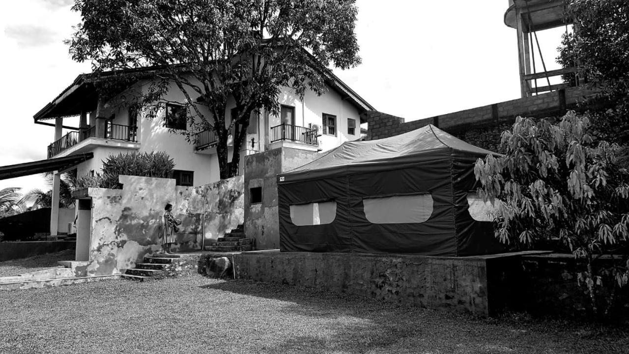 Villa 61 Ambepussa Exterior photo